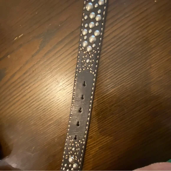 Y2K RARE Betsey Johnson Black & Silver Studded Rose Leather Belt Size Medium - Picture 7 of 8